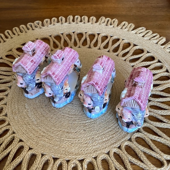 Whimsical Set of 4 Noah’s Ark Ceramic Napkin Ring Holders - Picture 5 of 9